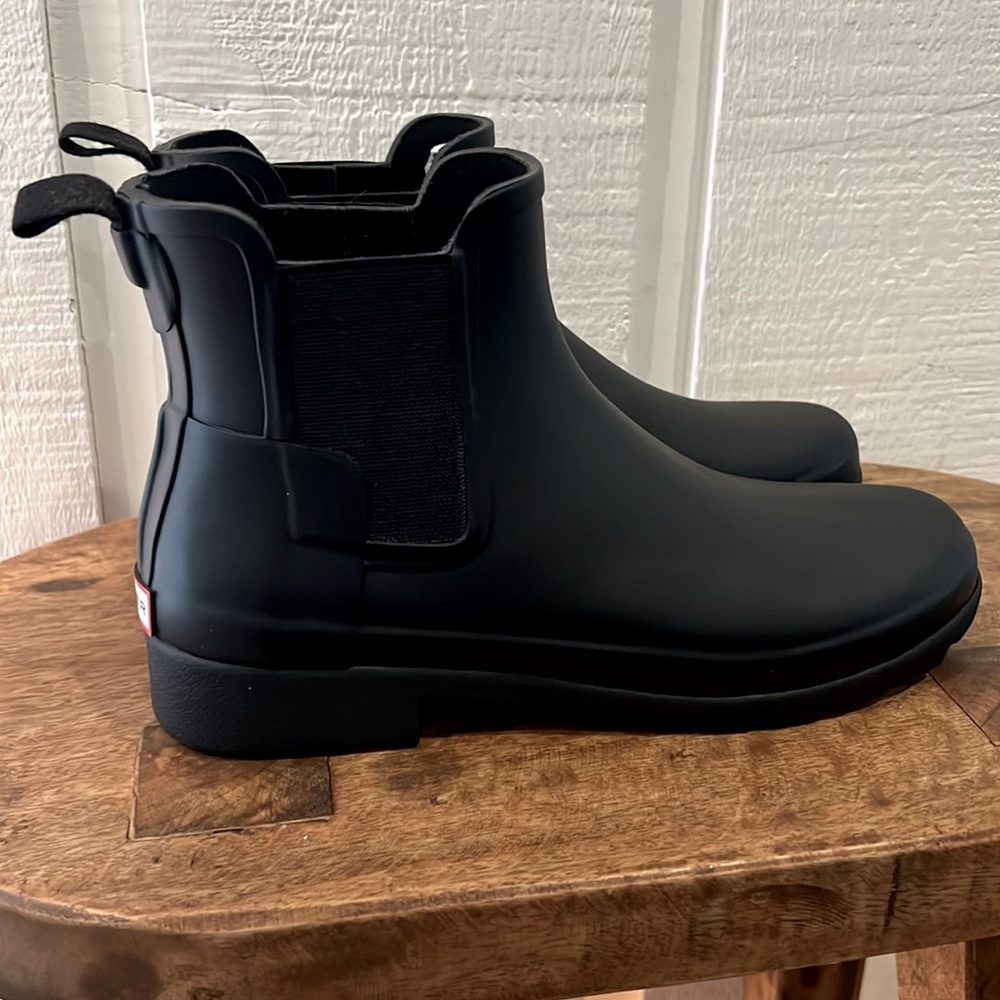 NWT Hunter Original Chelsea Ankle Rain Boot - Size 8, Color Black